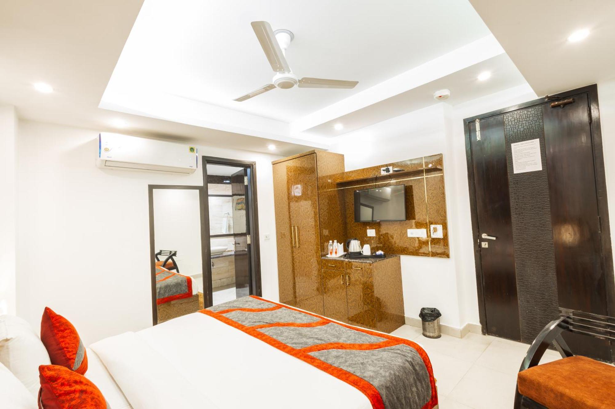 Hotel The Gold Inn - Karol Bagh Delhi Exterior photo
