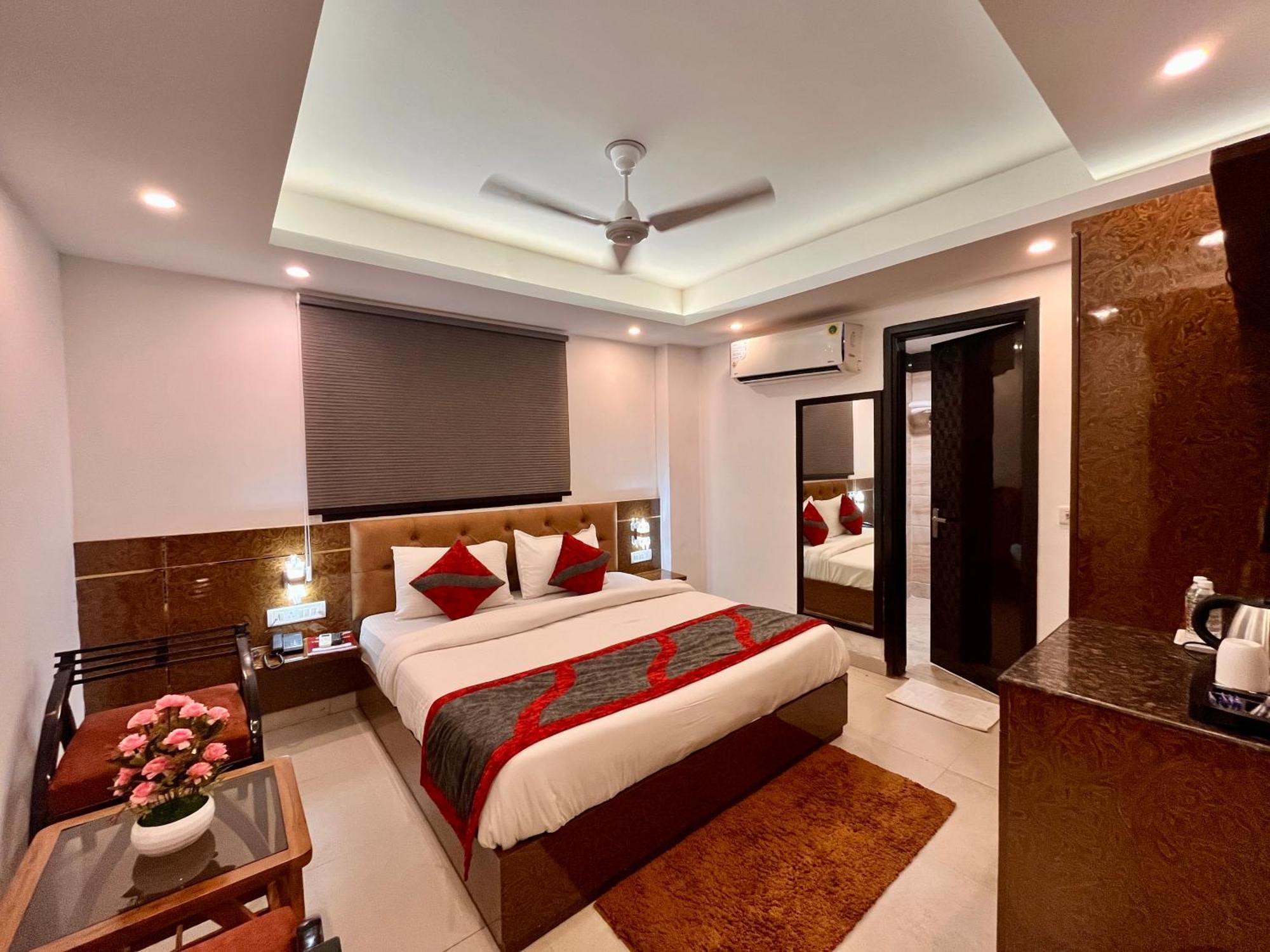 Hotel The Gold Inn - Karol Bagh Delhi Exterior photo