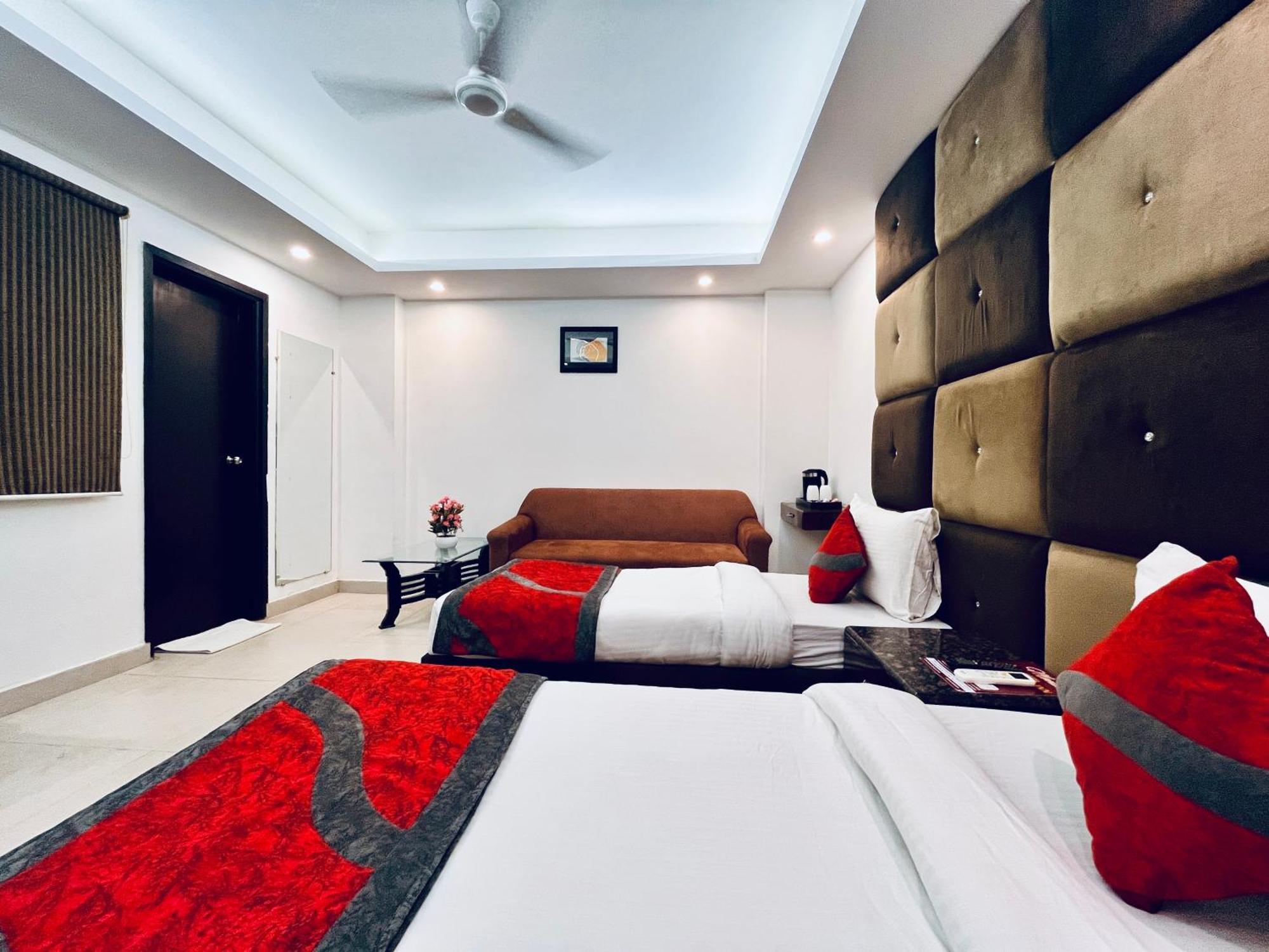 Hotel The Gold Inn - Karol Bagh Delhi Exterior photo